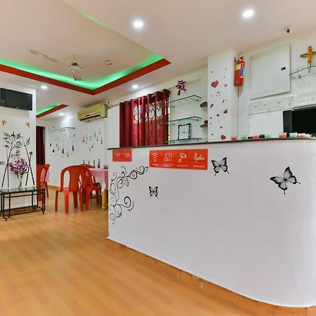โอโย 17147 รูท 77 Hotel กาลังกูติ ภายนอก รูปภาพ